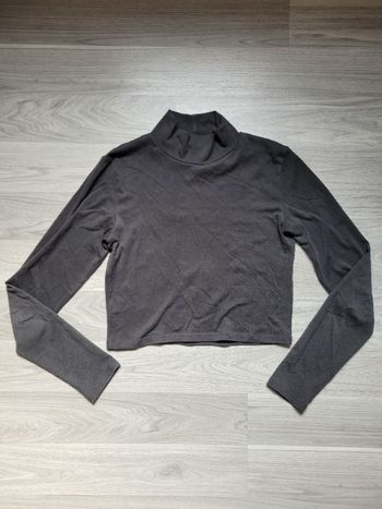 Tee-shirt court manche longue col montant noir Zara