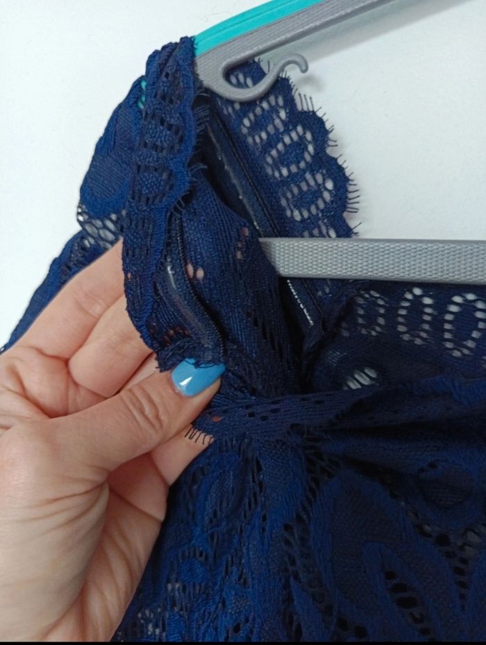 Robe en dentelle - photo numéro 2