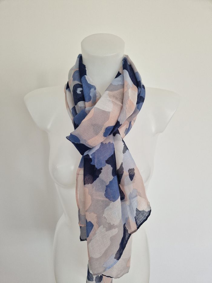 Foulard femme motif tâches - photo numéro 2