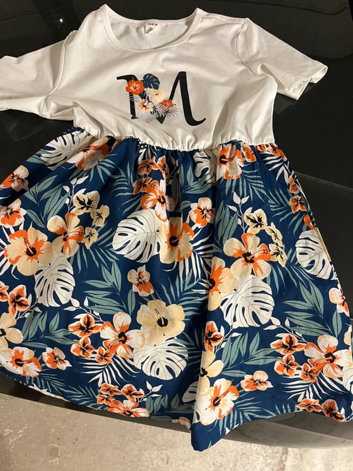 Robe manches courtes