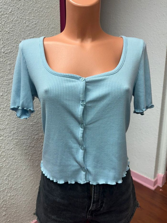 Top bleu ciel cache cache