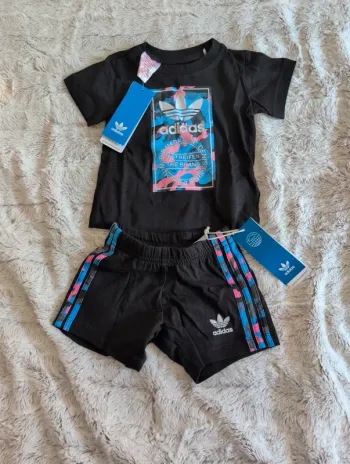 Ensemble adidas 3/6 mois neuf