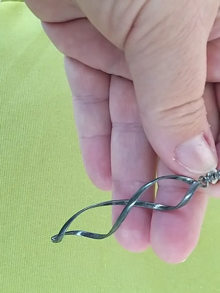Paire de boucle d'oreille argentée - photo numéro 2