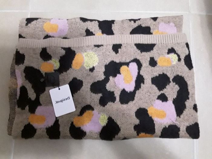 Écharpe DESIGUAL NEUVE
