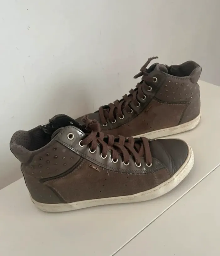 Geox baskets, montantes à lacets, pointure 37 marron Bon état