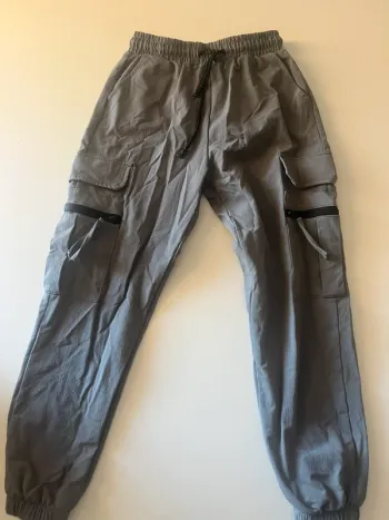 Cargo gris foncé - taille 12 ans