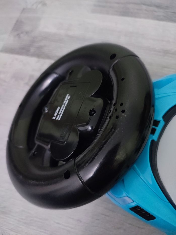 Voiture télécommandée avec volant - photo numéro 6