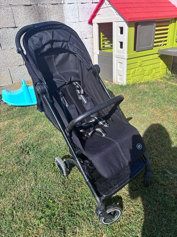 Poussette beezy noir