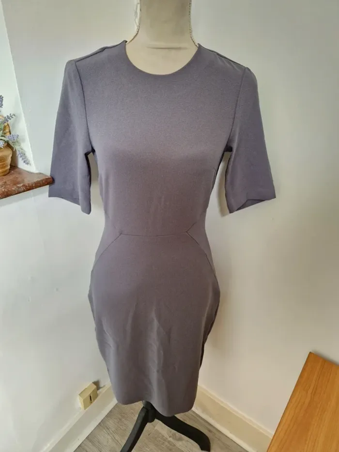 Robe grise h&m ouverte dans le dos taille 36 - photo numéro 2