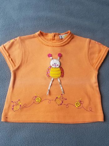 T-shirt taille 3 mois bon état