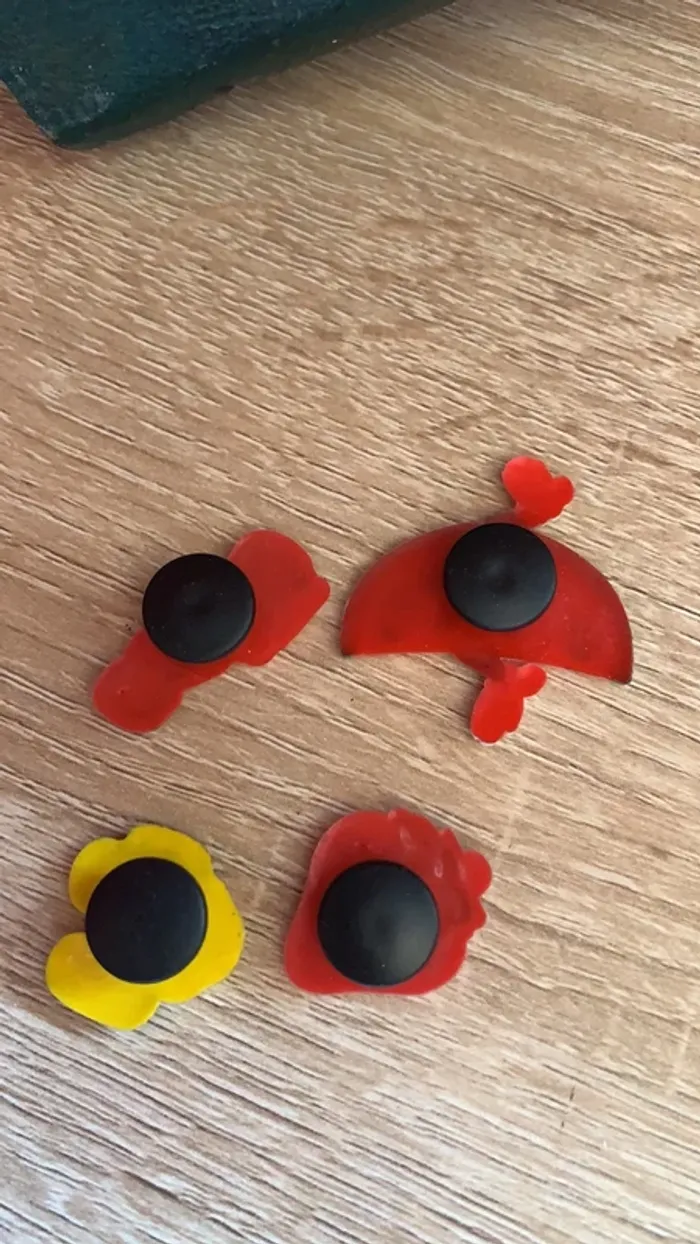 Lot de 4 pins décoration pour crocs - photo numéro 2