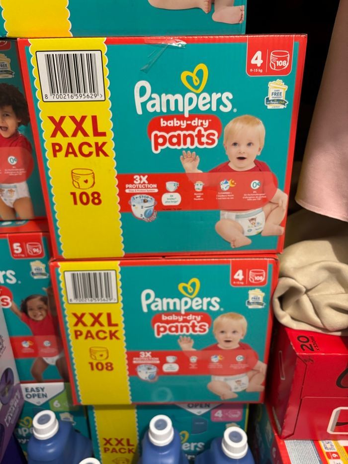 2 cartons couches Pampers baby-dry pants taille 4 108 couches