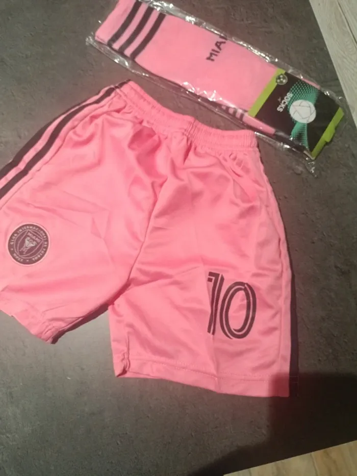 Tenue foot Léo Messi Inter Miami rose. T.20 - photo numéro 3