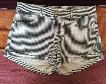 Short taille basse à rayures H&M taille 38 ou M