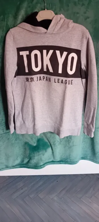 Très beau sweat à capuche 13/14 ans