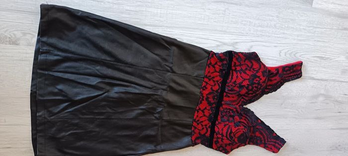 Robe S 36 M 38  sexy dentelle rouge et noir - photo numéro 4