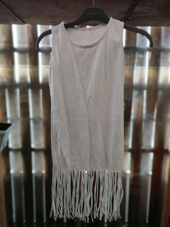 Robe blanche franges