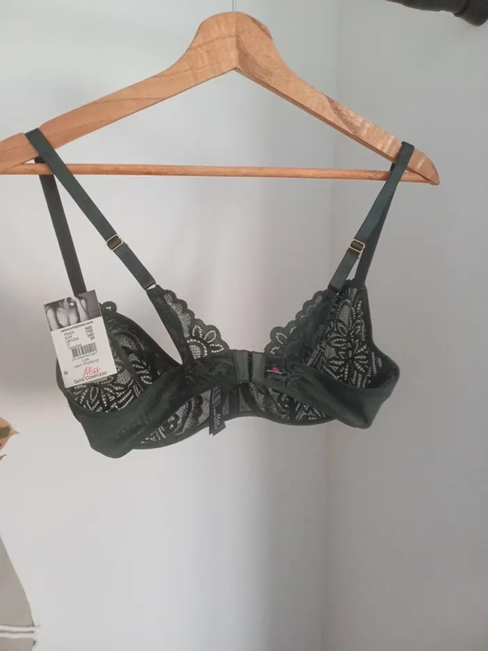 Soutien gorge armatures dentelle vert kaki 90D Neuf - photo numéro 3