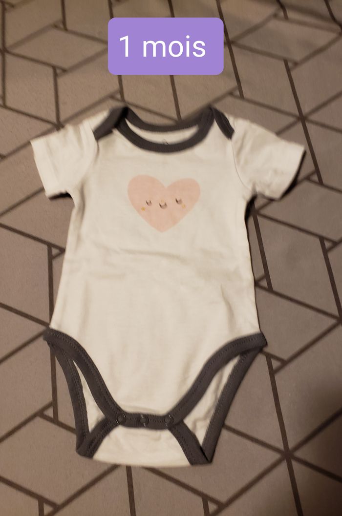 bodies 1 mois