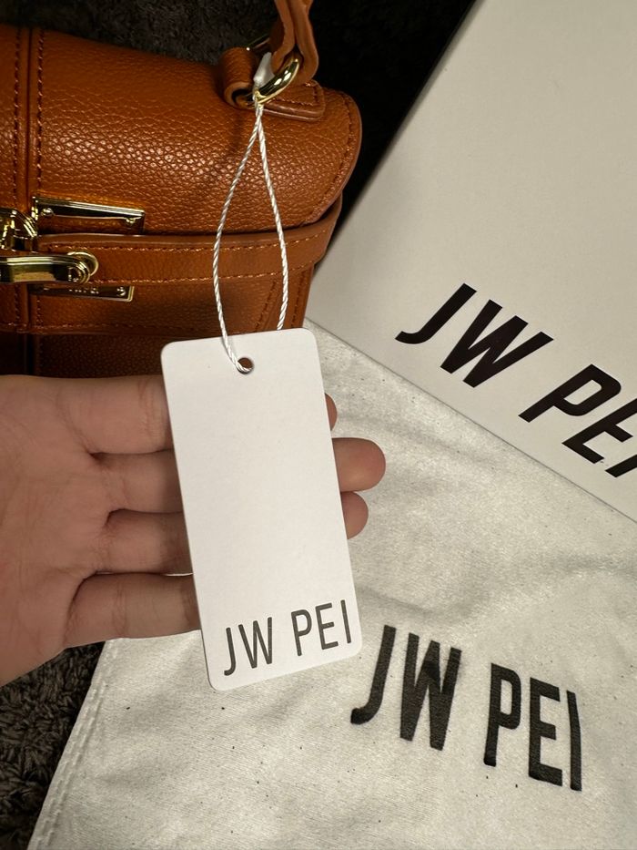 Sac jw pei neuf marron taille petite authentique avec facture à l’appuie - photo numéro 8