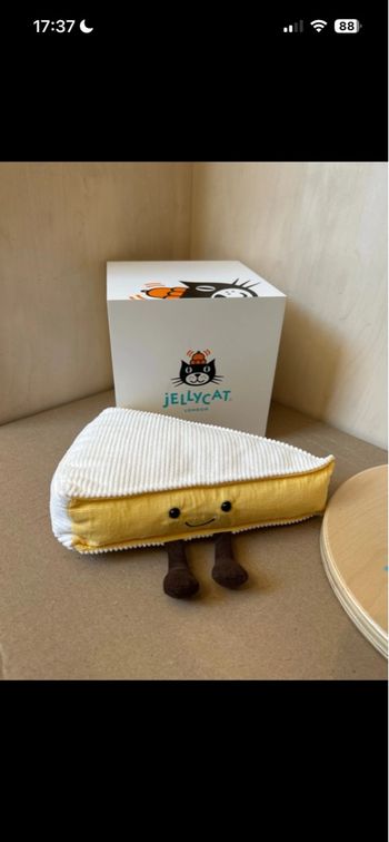 Peluche jellycat brie