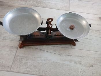 Balance de cuisine ancienne en fonte