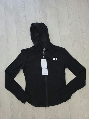 Veste à Capuche Zippée Alo Yoga - Neuve avec Étiquette - Style & Confort