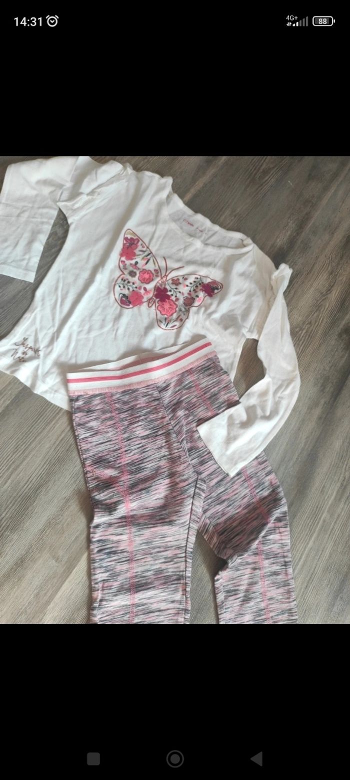 Lot vêtements fille avec legging de sport et t-shirt ou pull fin imprimé papillon - photo numéro 2