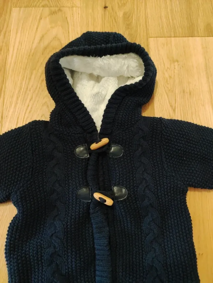 Gilet bleu chaud - 3 mois - excellent état - photo numéro 2