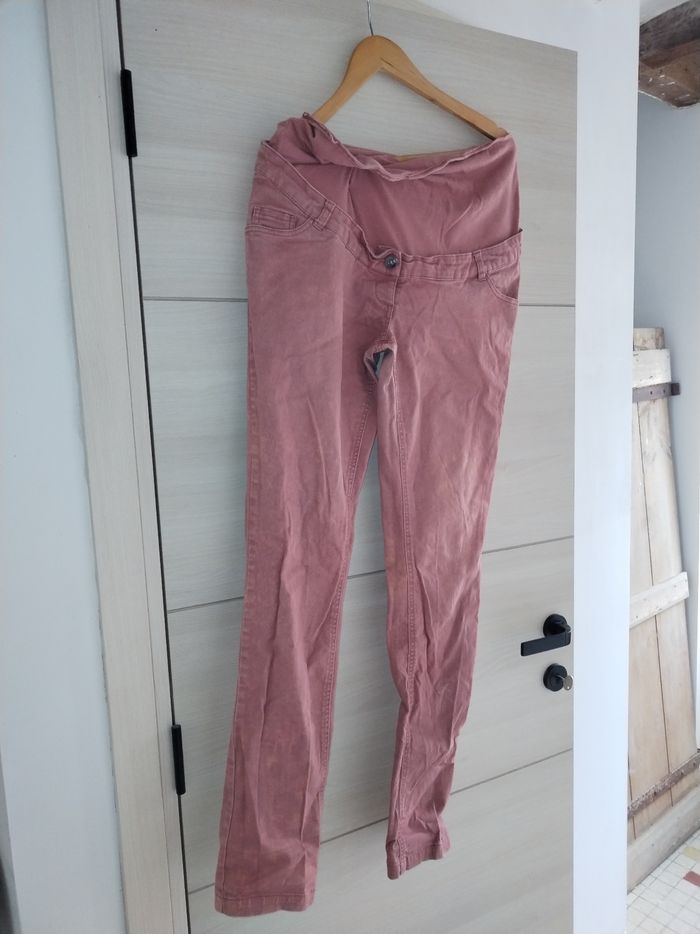 Pantalon rose pour femme enceinte - photo numéro 3