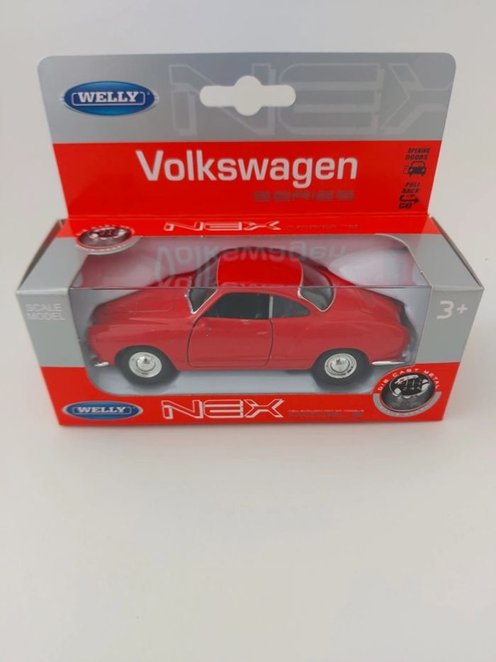 Volkswagen Karman Ghia   - rouge