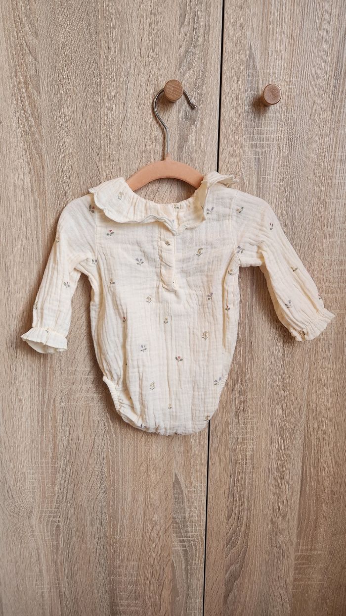 Body H&M bébé 2-4 mois (62 cm) - photo numéro 3