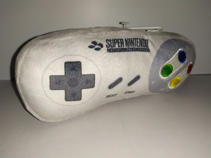 Peluche manette Super Nintendo SNES officielle neuf - photo numéro 2