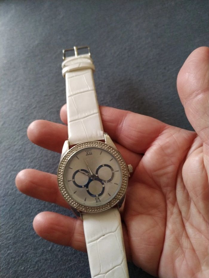 Montre neuve - photo numéro 4