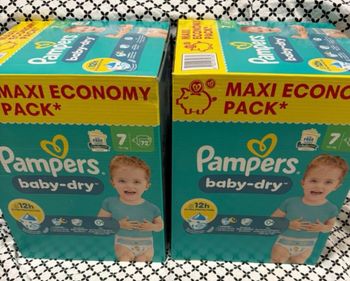 Deux cartons de couches Pampers taille 7 normal