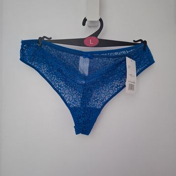 String dentelle bleu taille L
