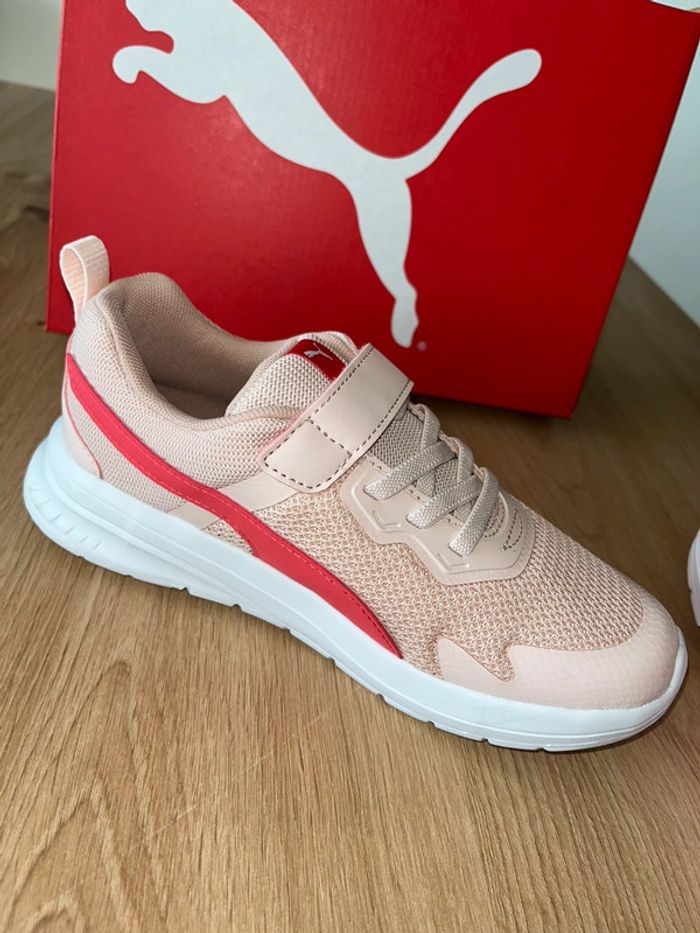 Baskets Puma filles roses neuves Taille 33 - photo numéro 6