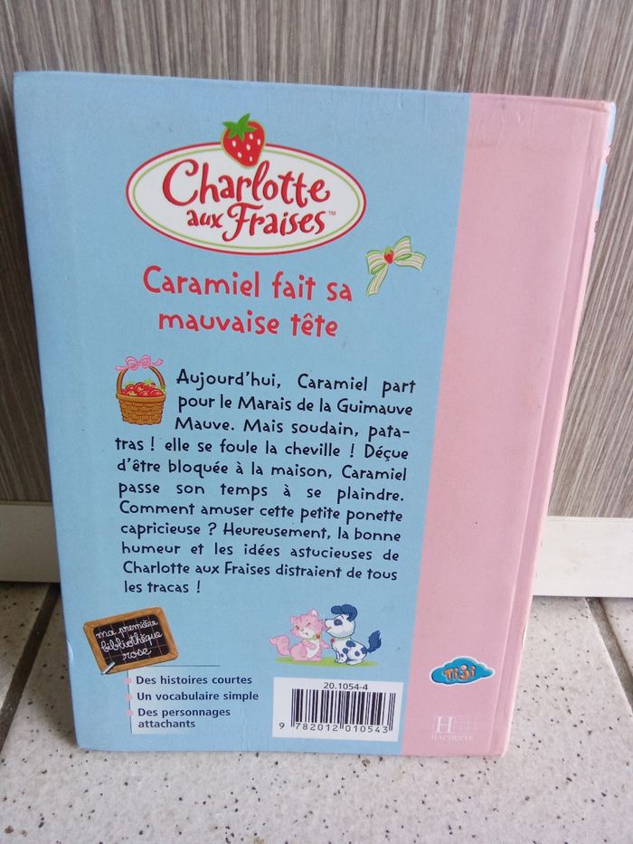 Livre roman bibliothèque rose Charlotte aux fraises caramel fait sa mauvaise tête,  numéro 842 - photo numéro 2