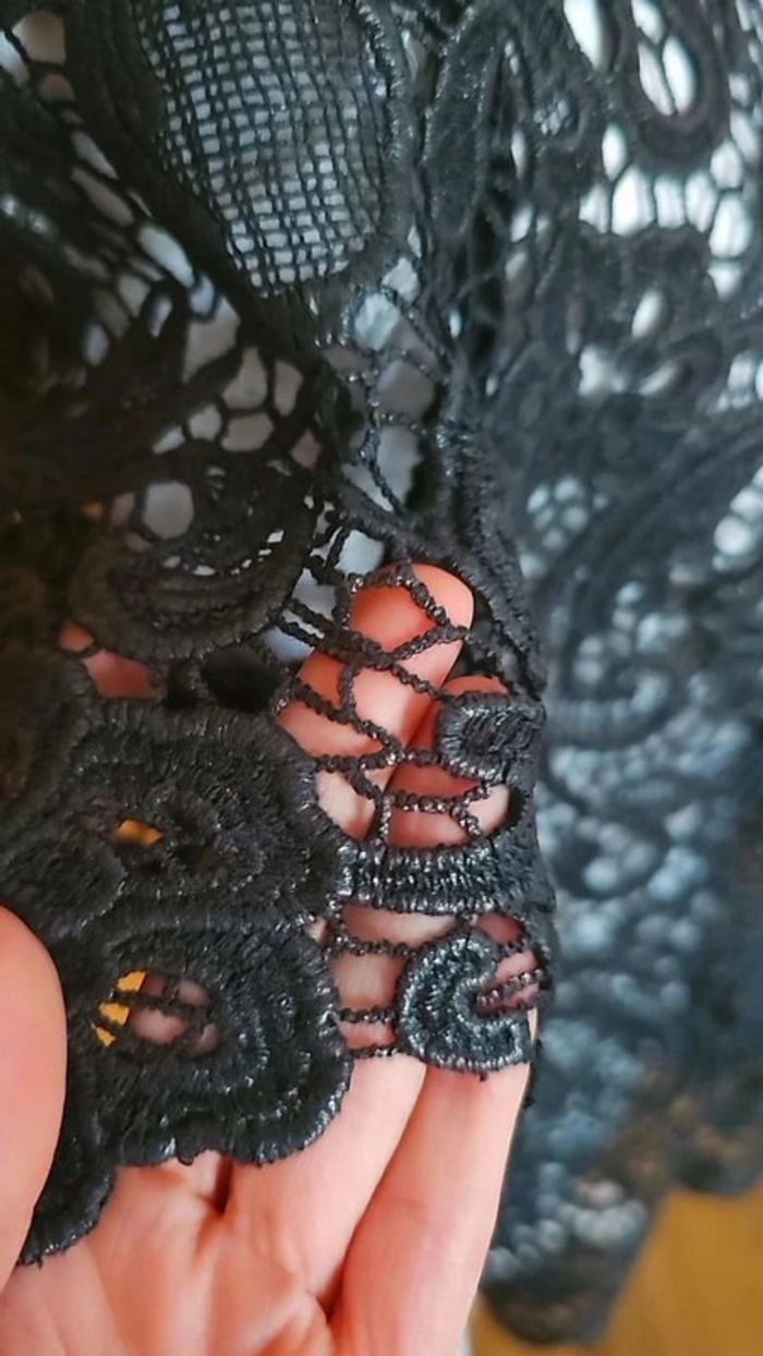 Blouse noire vintage ajourée esprit crochet - photo numéro 4