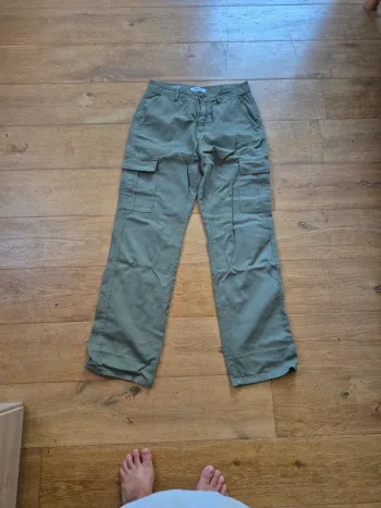 Cargo kaki