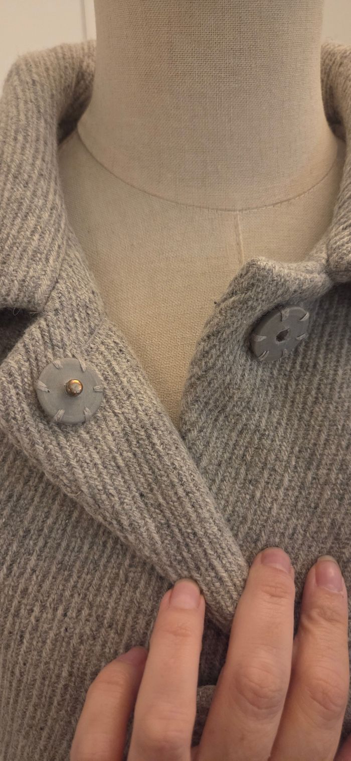 Manteau Nine West gris clair en laine – coupe évasée chic & col Claudine, taille 36/38 - photo numéro 3