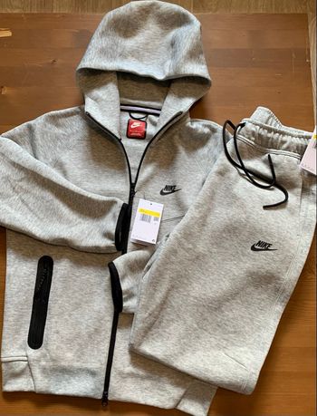 Ensemble, Nike, Tech