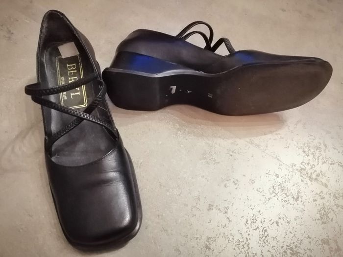 Chaussures noires en cuir Taille 38 Berryl