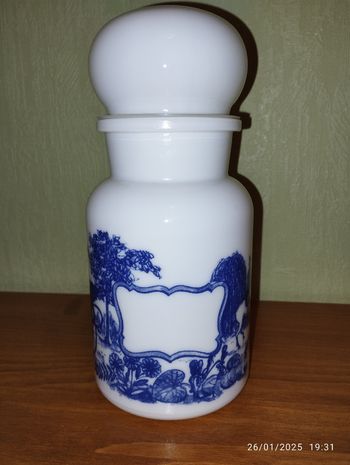 Pot ancien en opaline