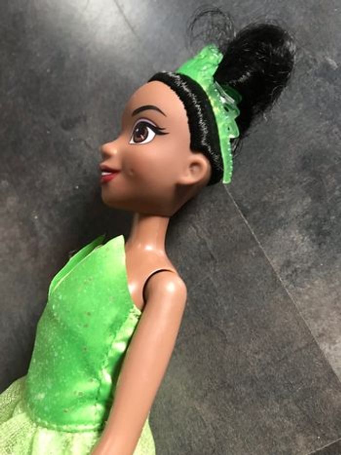 Poupée Tiana poussière d’étoiles 30 cm Disney - photo numéro 3