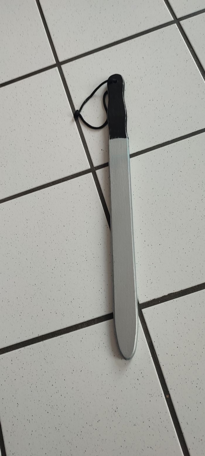 Épée en bois