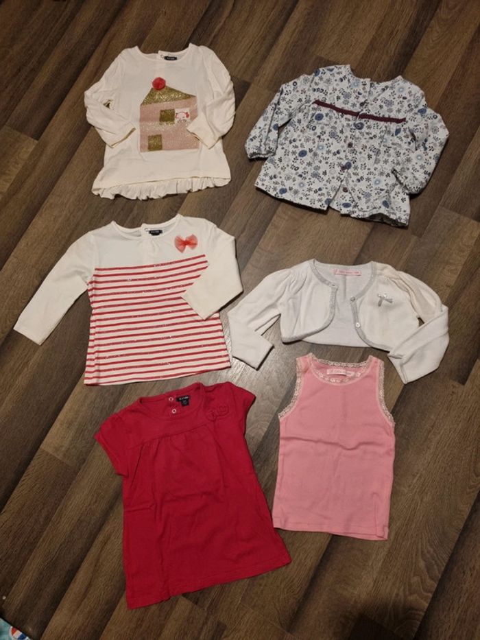 Lot de 4 t-shirts, 1 débardeur, 1 gilet court. Fille. Taille 18 mois. Kiabi, Sergent Major. TBE