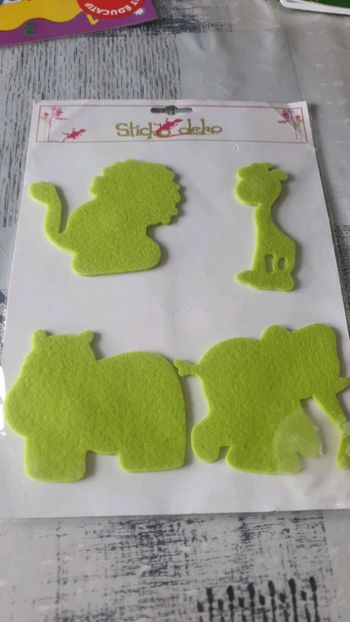 Stickers mousse vert jungle