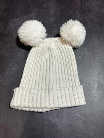 Bonnet à pompons