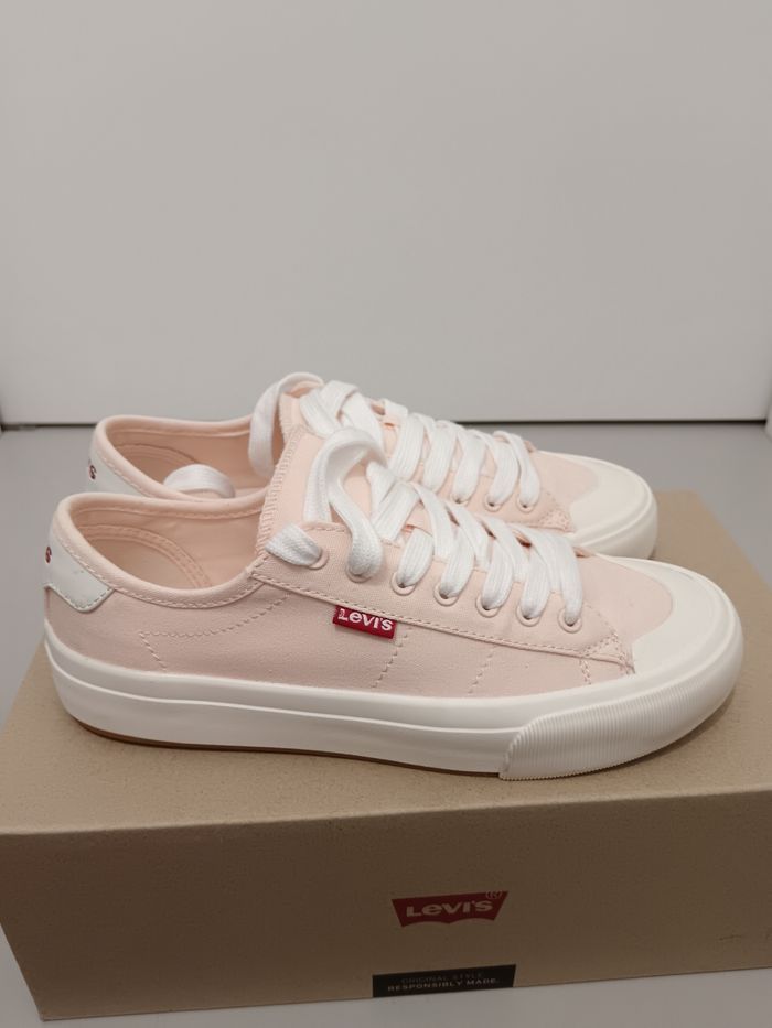 Tennis femme pointure 38 marque Levi's neuf sans étiquette - photo numéro 2